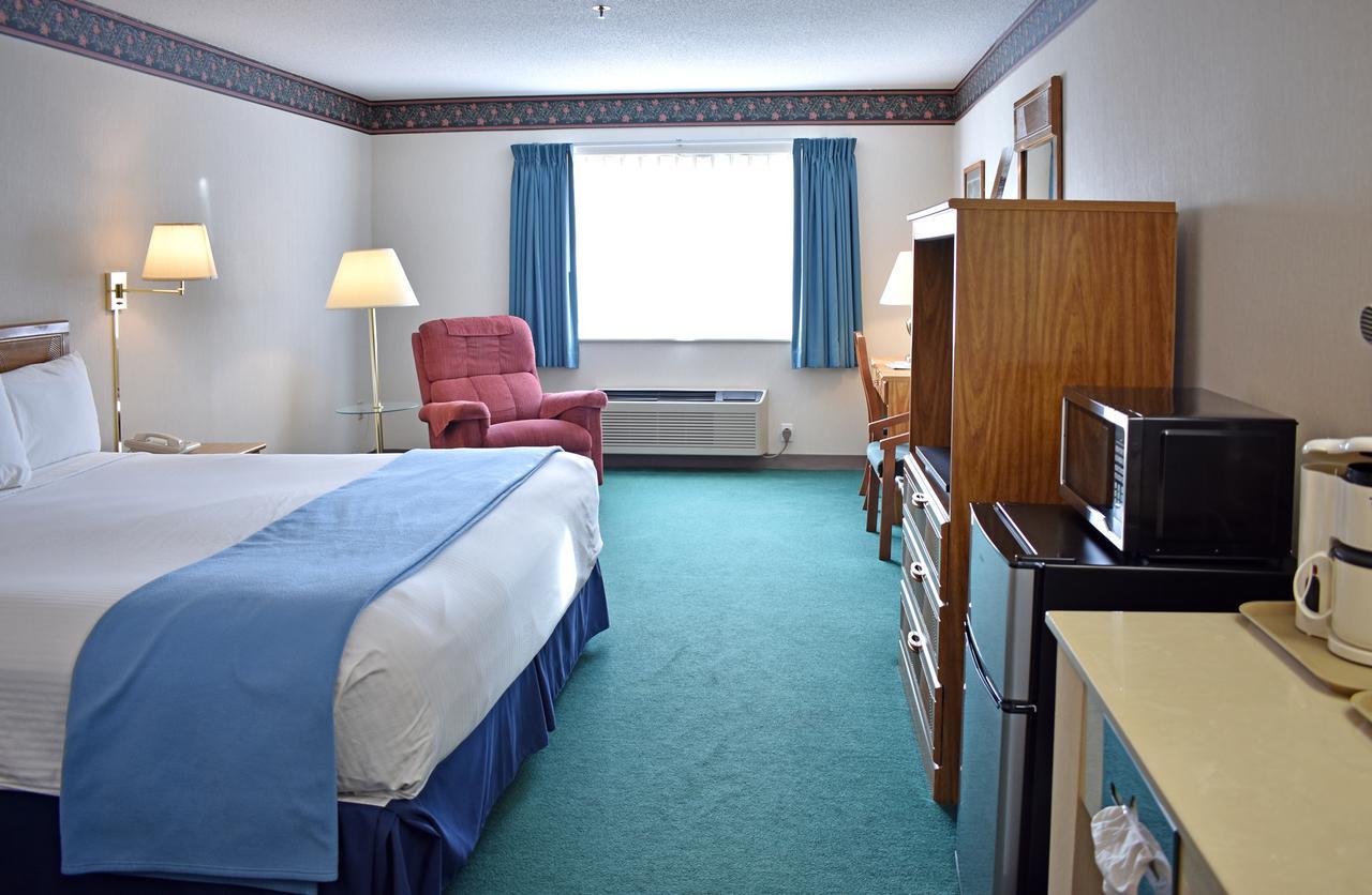 Americas Best Value Inn & Suites - Tahquamenon Country Newberry Buitenkant foto