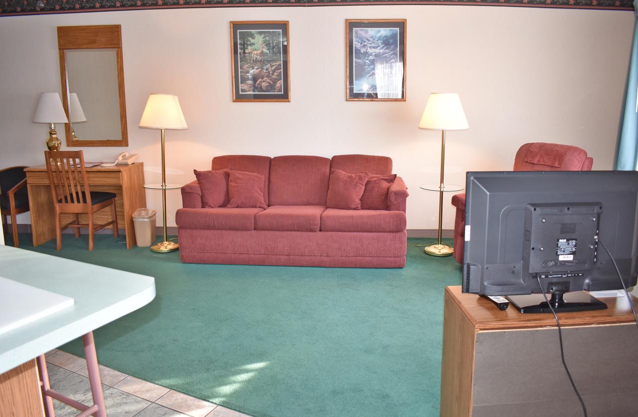 Americas Best Value Inn & Suites - Tahquamenon Country Newberry Buitenkant foto